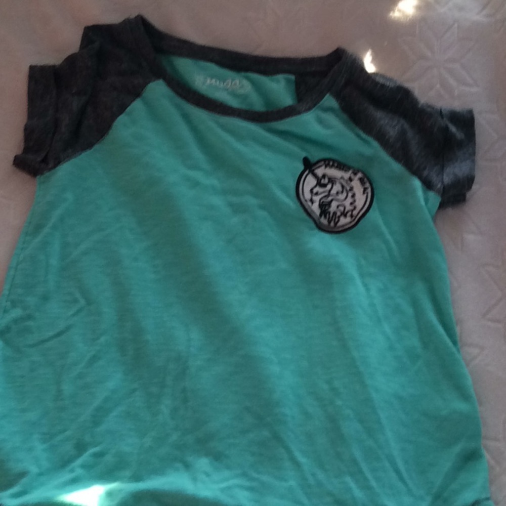 I am selling this shirt for kids